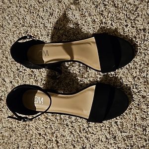 Strappy sandals block heal